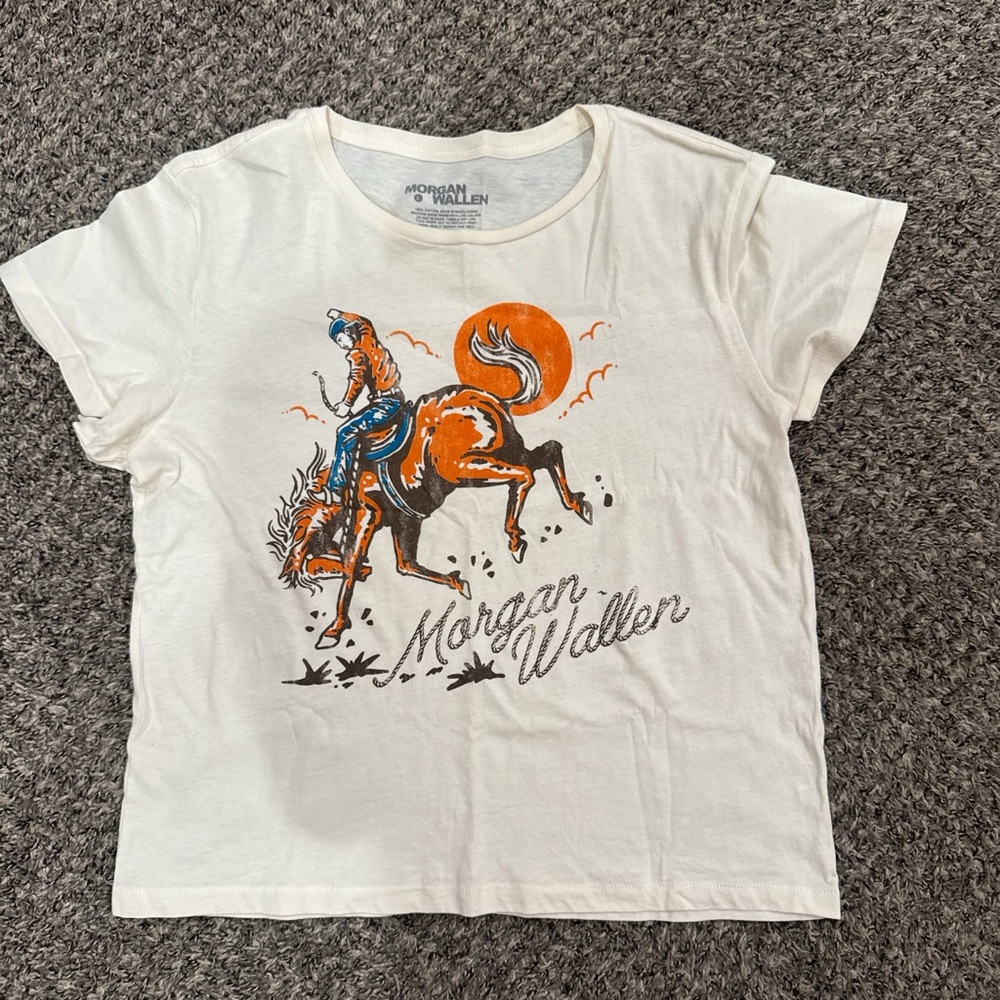 Morgan wallen women’s concert graphic shirt